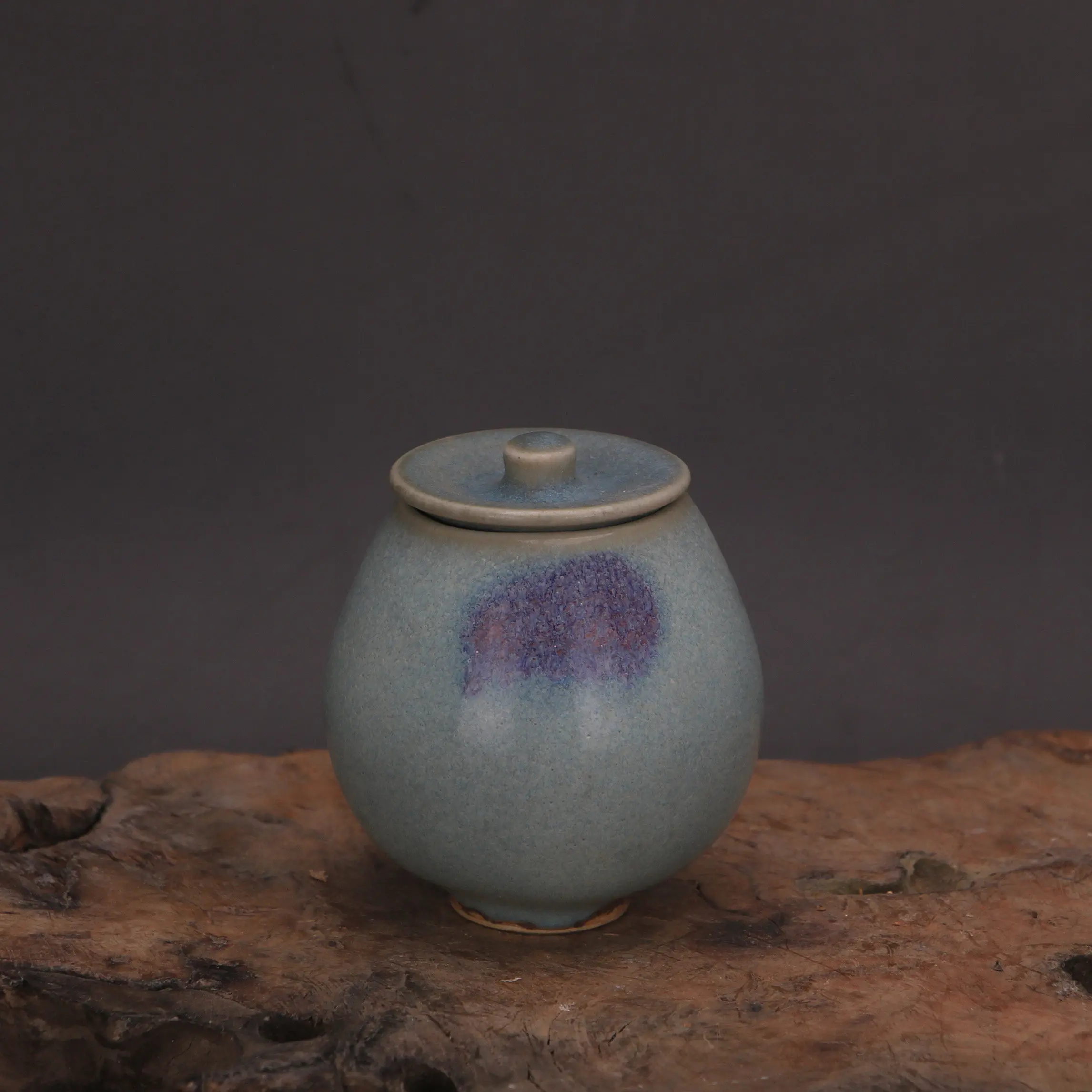Song Dynasty Jun Ware Blue Glaze Splashed Color Handmade Covered Jar Replica Chinese Porcelain Home Decor Collection