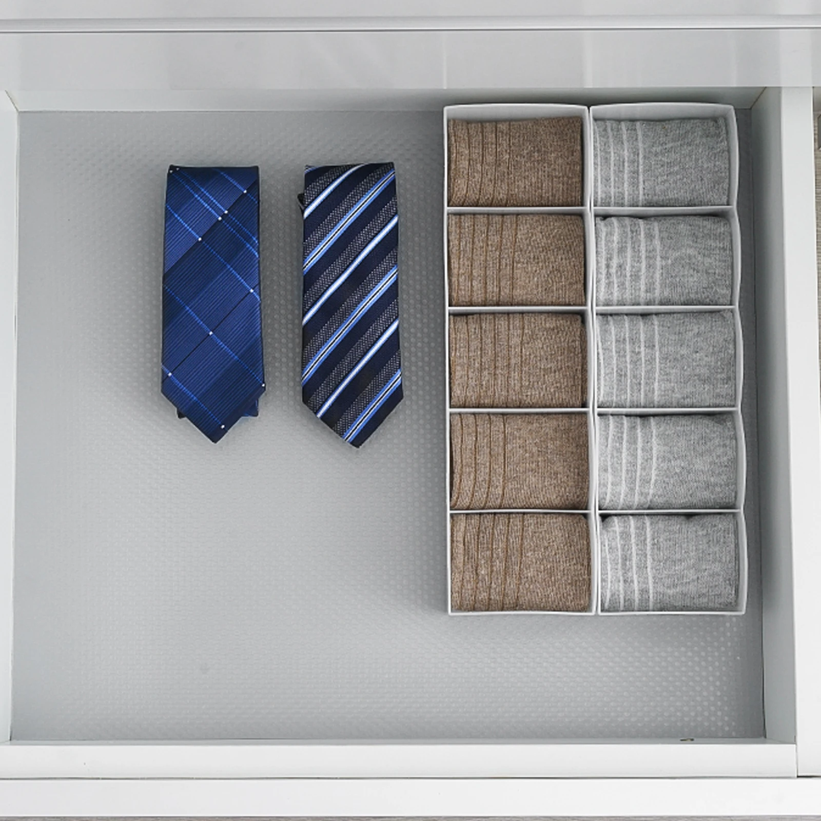 

Anti-Slip Moisture-Proof Mat Paper Drawer Liner Household Shelf Cabinet Floor Protector Waterproof Easy Clean Fast Drying