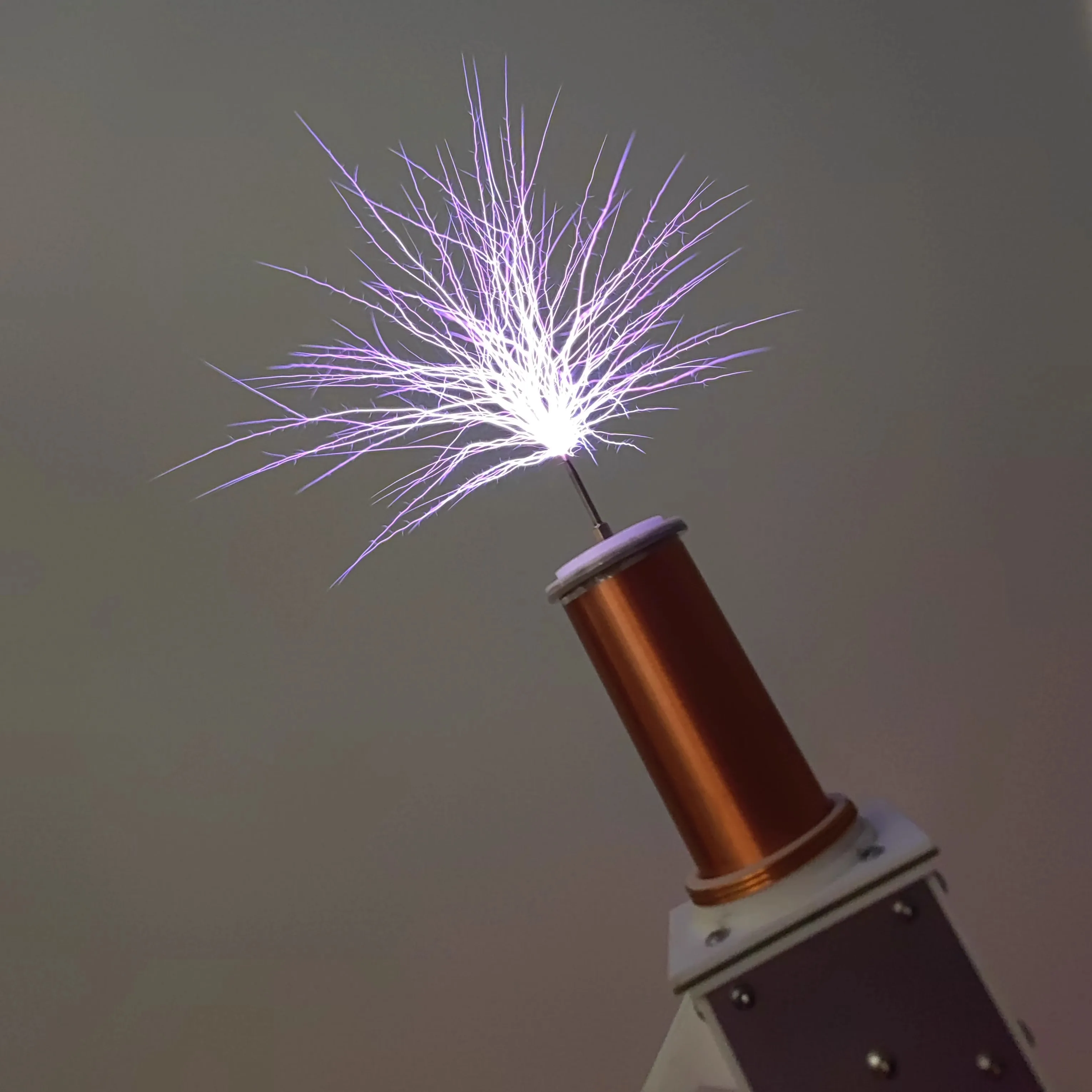 

Portable Handheld Tesla Coil Electric Arc Scientific Experiment High Voltage Generator Artificial Lightning Tesla Coil