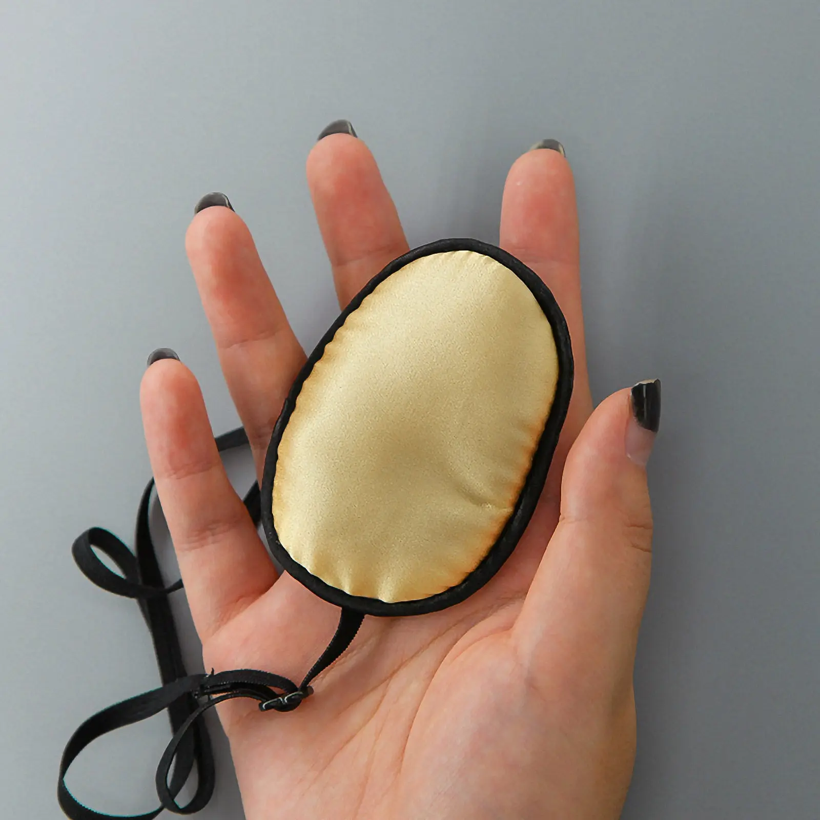 

2Pcs Silk Eye Patch Adjustable Elastic Strap Single Eye Mask for Amblyopia Strabismus Correction Kids Adults Rehabilitation