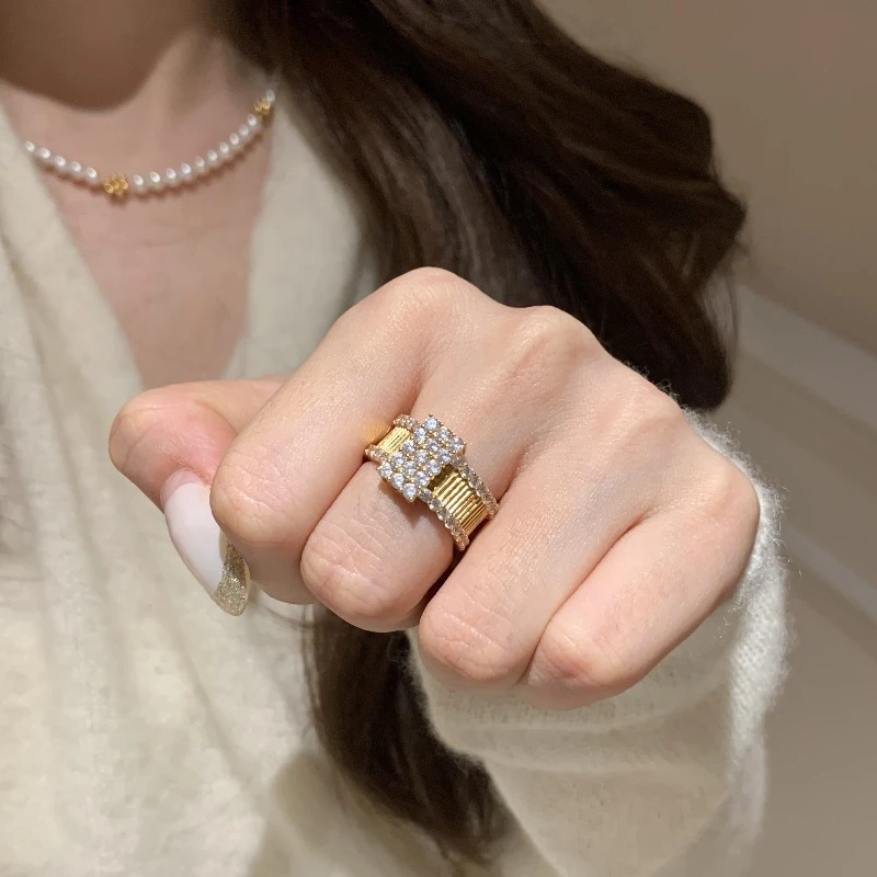 

Classic Fashion Crystal Geometric Adjustable Ring Women Bridal Engagement Wedding Ring Stainless Steel Jewelry Accessories Gift