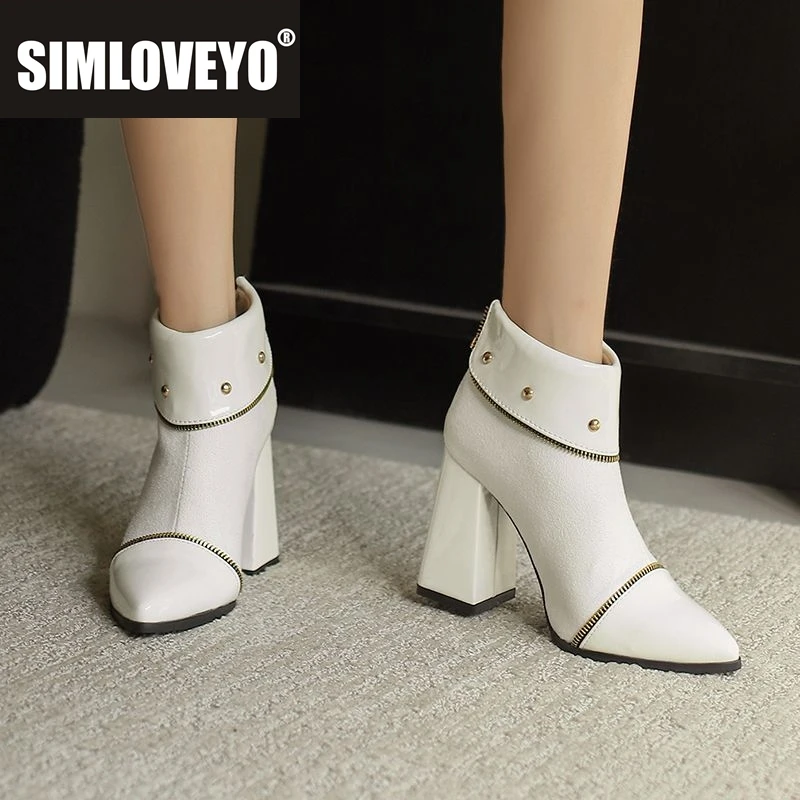 

SIMLOVEYO разноцветные женские ботильоны с острым носком на блочном каблуке 9,5 см, на молнии из флока, с заклепками, большой размер 48 49 50, модная встреча Bota