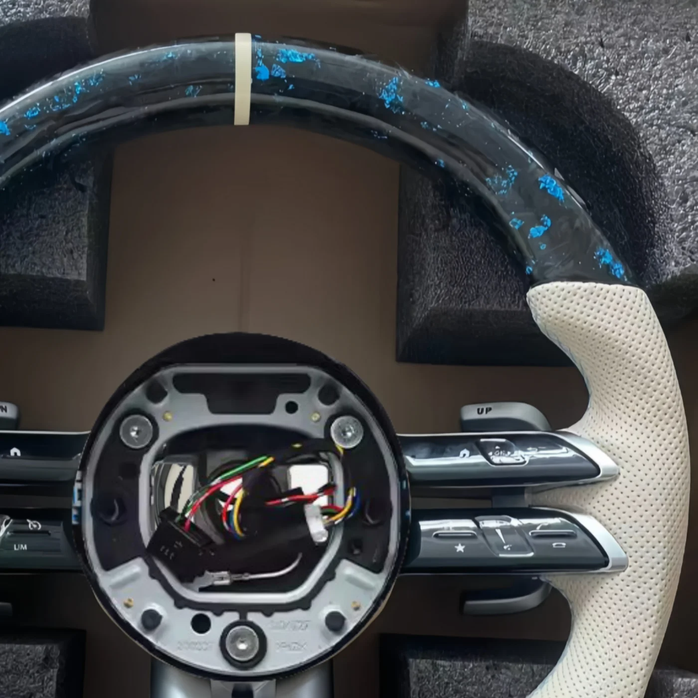 Custom Dragonfly Blue Forged Carbon Fiber High End Steering Wheel For Mercedes W205 W213 C257 CLS C190 W46117 W166 W177 W213 view 3