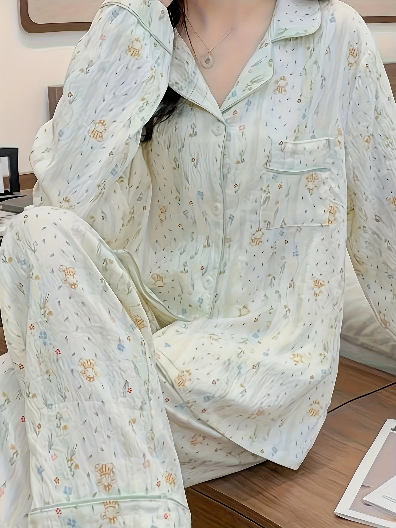 

New Women's Autumn/Winter Long-Sleeve Pajama Set - Light Green Floral Pajamas with Lovely Cartoon Patterns, Gentle, Simple, Casu