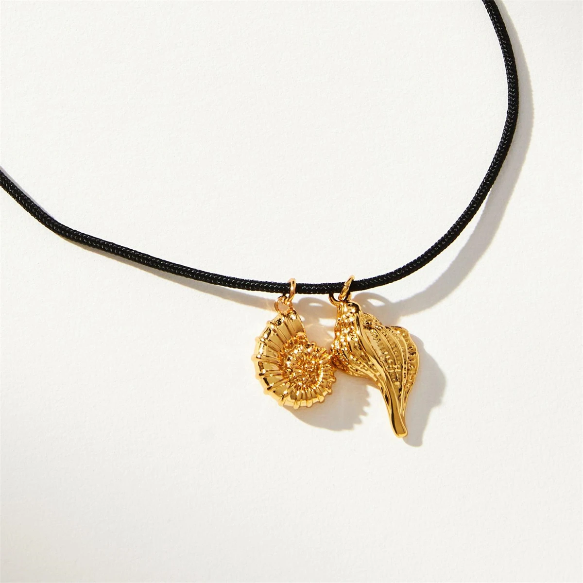 Missing Conch Necklace Tropical Fish Pendant DIY Gold Plated European and American Retro Marine Life Color Preserving Jewelry