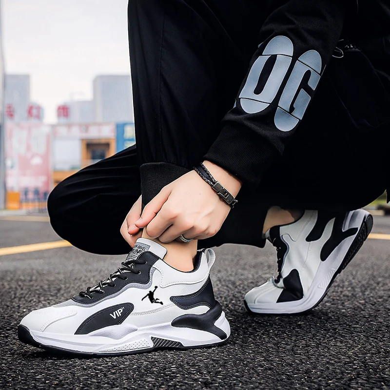 2025 Zapatillas de deporte informales para caminar al aire libre para las cuatro estaciones para hombre, zapatos de senderismo de moda transpirables, zapatos de skate de fondo suave antideslizantes