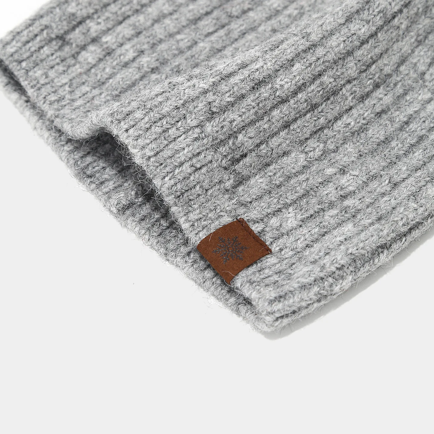 قبعة محبوكة من الصوف الأوروبي الأمريكي للرجال والنساء في الهواء الطلق سميكة مخططة دافئة لحماية الأذن قبعة صوفية للخريف والشتاء