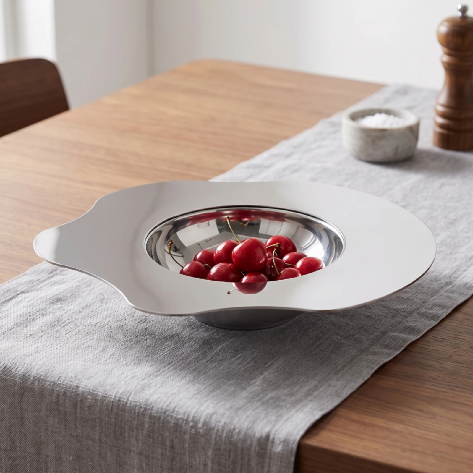 Stainless Steel Tray Sculptural Metal Fruit Bowl Tray with Central Recess Elegant Tableware Decorative for Dining Table