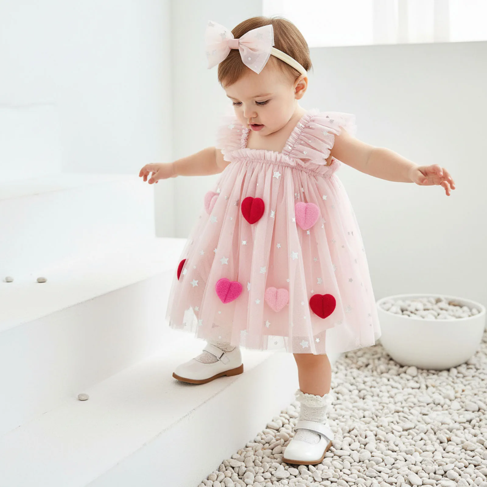 

Baby Girl Valentine's Day Princess Romper Dress Flying Sleeve Heart Decor Tulle Mesh Lace Bodysuit Dress with Headband