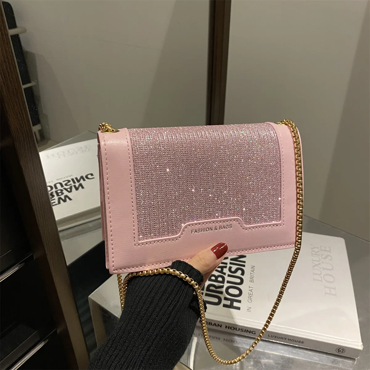 

2025 New Fashion Chain Shoulder Bag Stylish Crossbody Underarm Purse Versatile Square Work Bag for Women Chic Trendy​