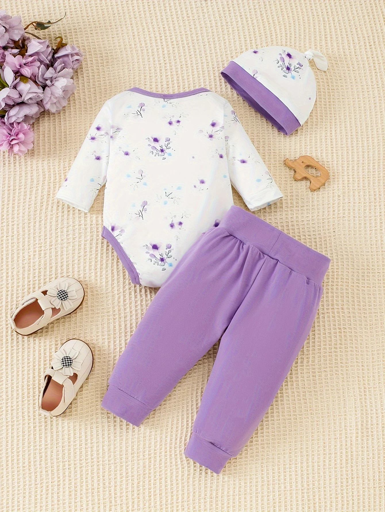 3-teiliges Set für Babys, Mädchen, süßer Elefant, lila Body + Hose + Mütze, geeignet für Neugeborene im Alter von 0-12 Monaten im Frühling und Herbst – Detail 2