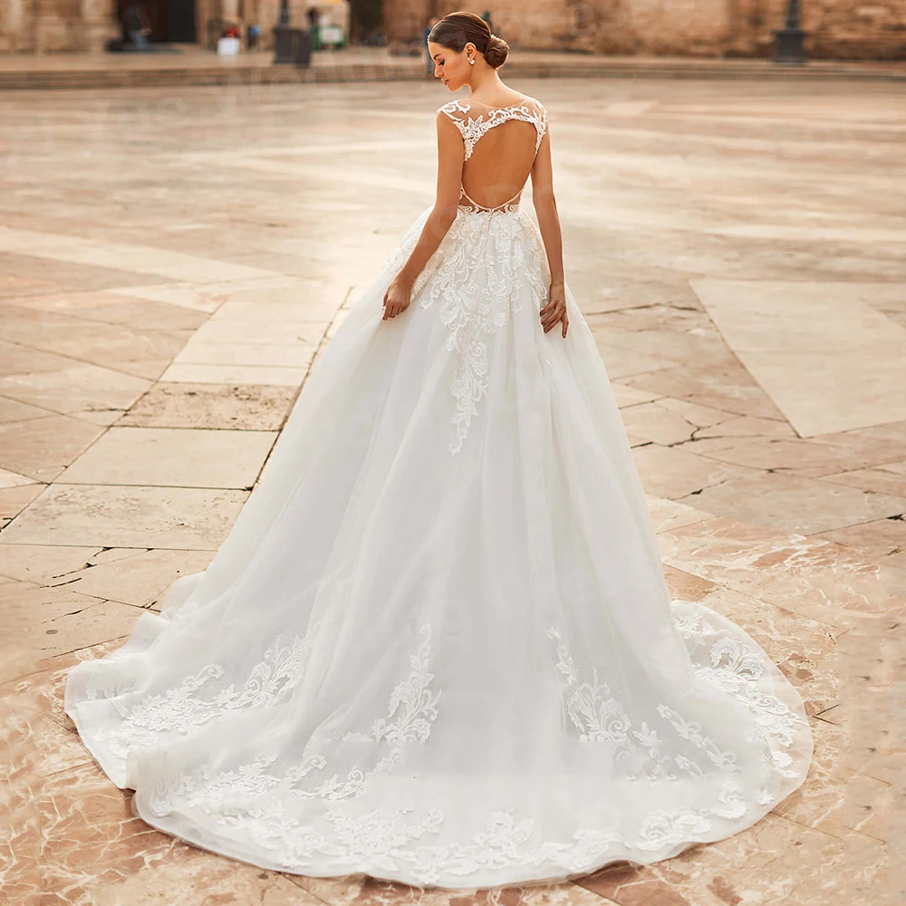 Luxurious A Line Wo…