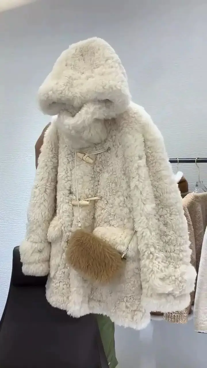 2025, Winter-Kapuzenmantel aus Kunstfell, verdickter, umweltfreundlicher Lammfell-Parka für Damen, warme Jacke mit Hornknöpfen