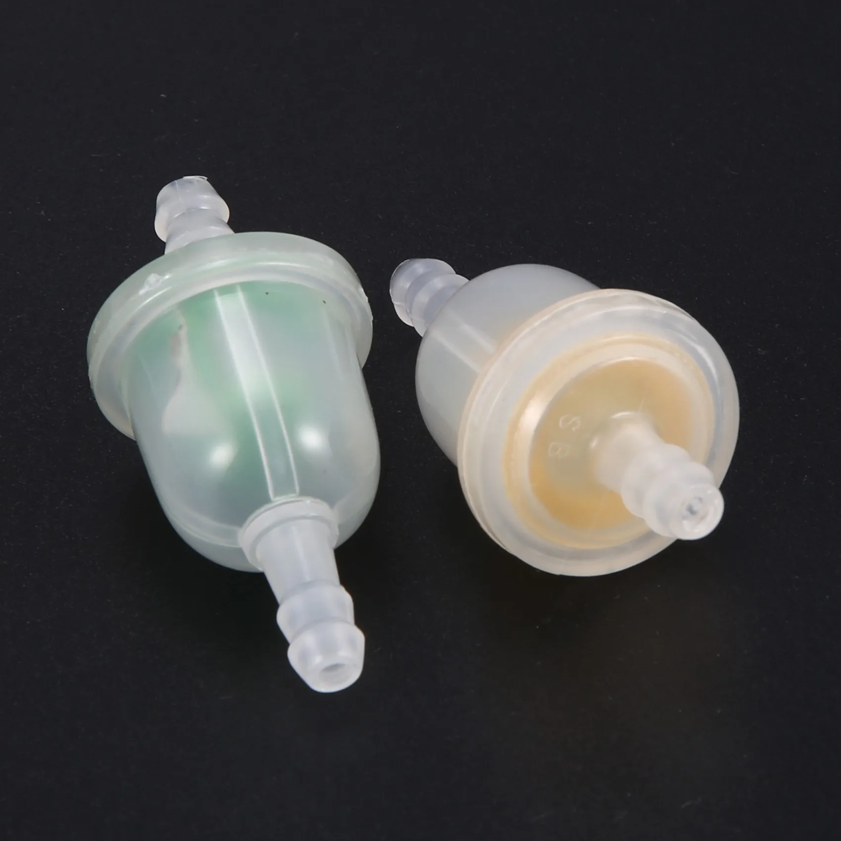 ミニダートバイク用プラスチック燃料フィルター、ランダムカラー、3mm i/d x 5.5mm、5x