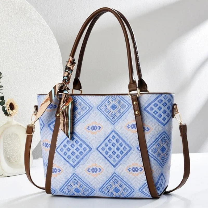 

Premium Women's Messenger Bag Made Of Microfiber Leather Boasting Paris High-End Commuter Lightweight Soft Daily Look​