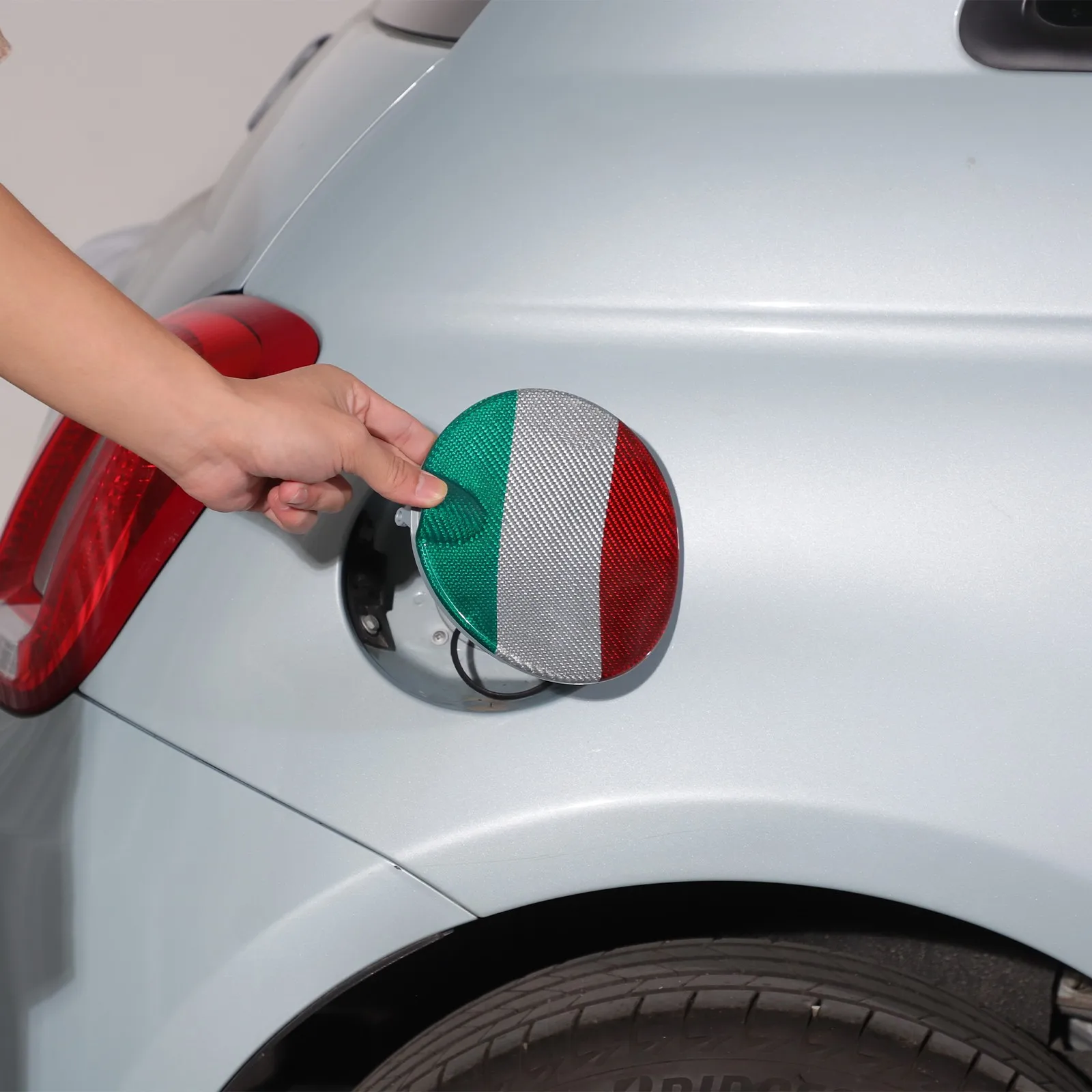 

1PCS Tricolor Carbon Fiber Exterior Car Fuel Tank Cap Decorative Trim Cover Sticker For Fiat 500 2016-25 For Abarth 595 2012-19