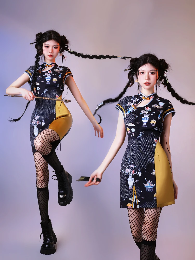 

Оригинальный дизайн Qipao в классическом золотом цвете с узором, вдохновленный флагом, в стиле ретро, обновленный...