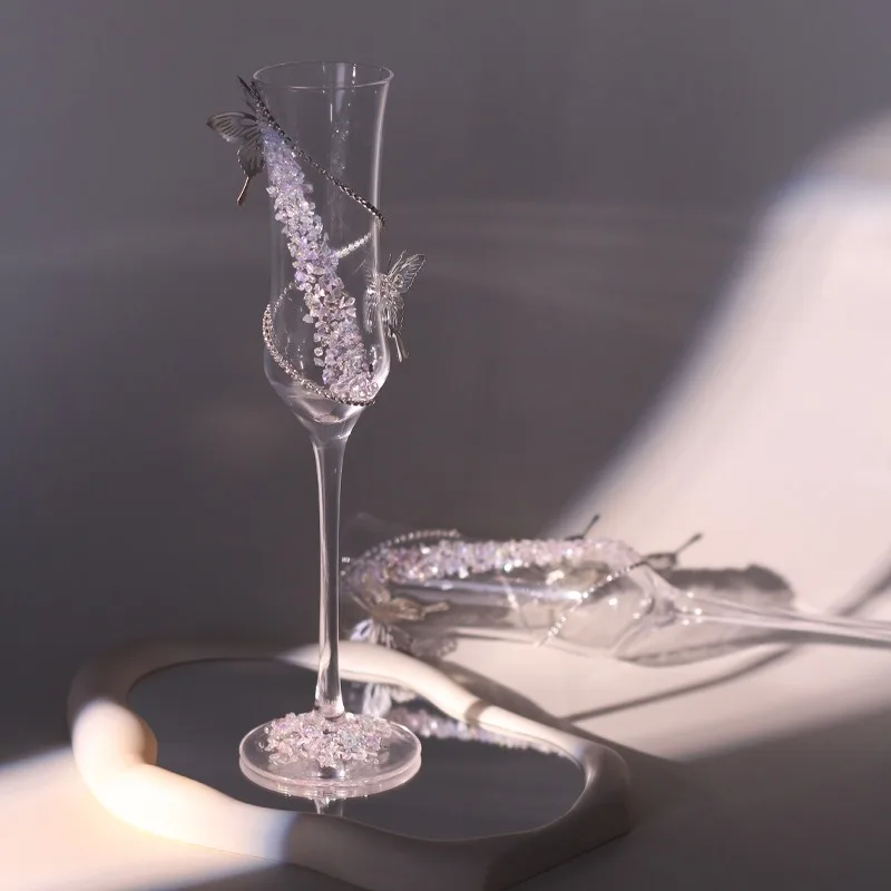 バタフライダイヤモンドシャンパンフルートセット、鉛フリークリスタルウェディングトーストグラス、高級パーティーデコレーション用エレガントハイボールギフト