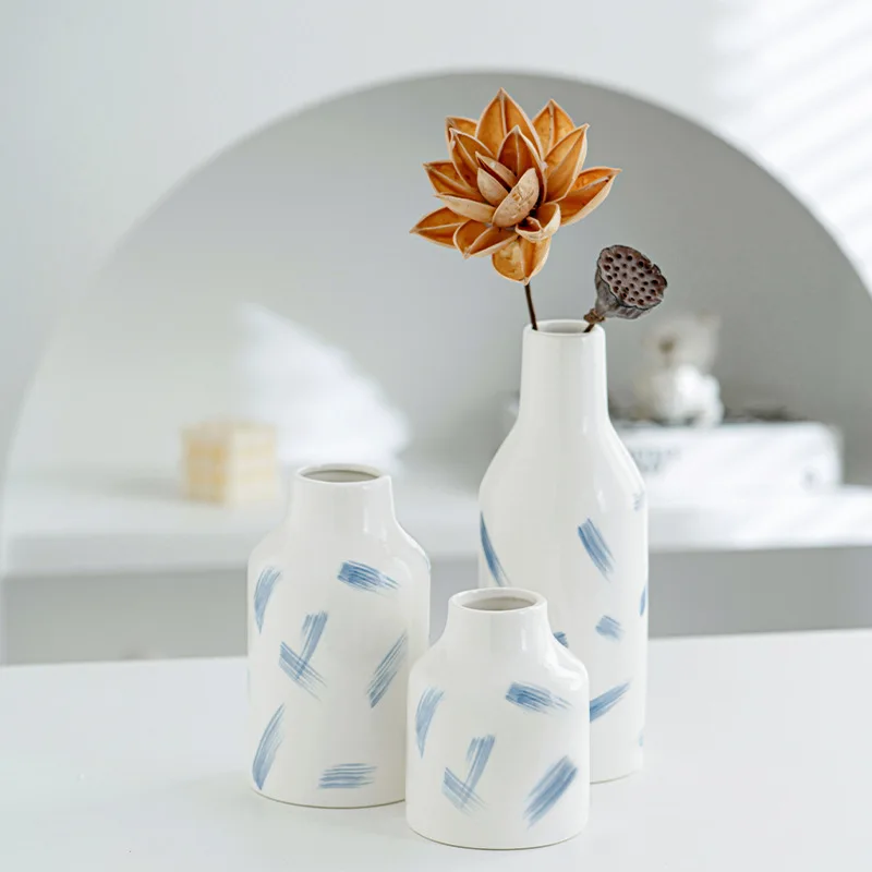 

Kawaii Hand-painted Ceramic Vase Lovely Home Tabletop Decoration