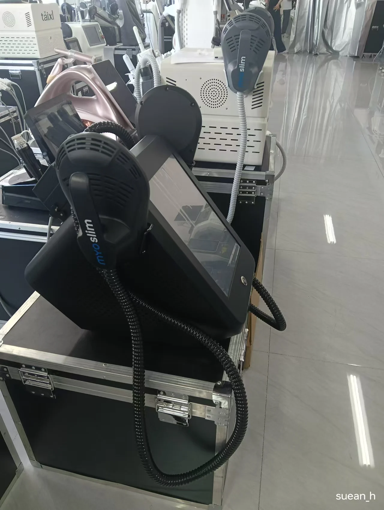 

EMS upgrade Myoslim HIEMT high-intensity vibration pulse electromagnetic shaping professional muscle growth and fat burning