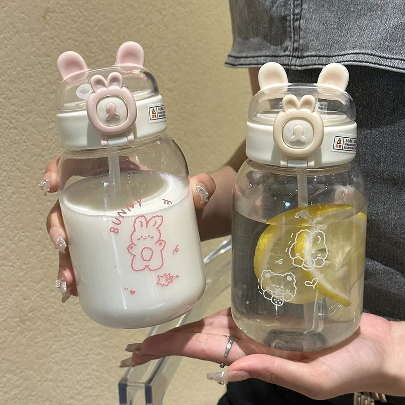 Butelka na wodę Kawaii Rabbit 500 ml Przenośny kubek do picia w kształcie uroczych uszu ze słomką i pokrywką Letnie naczynia do picia na zewnątrz