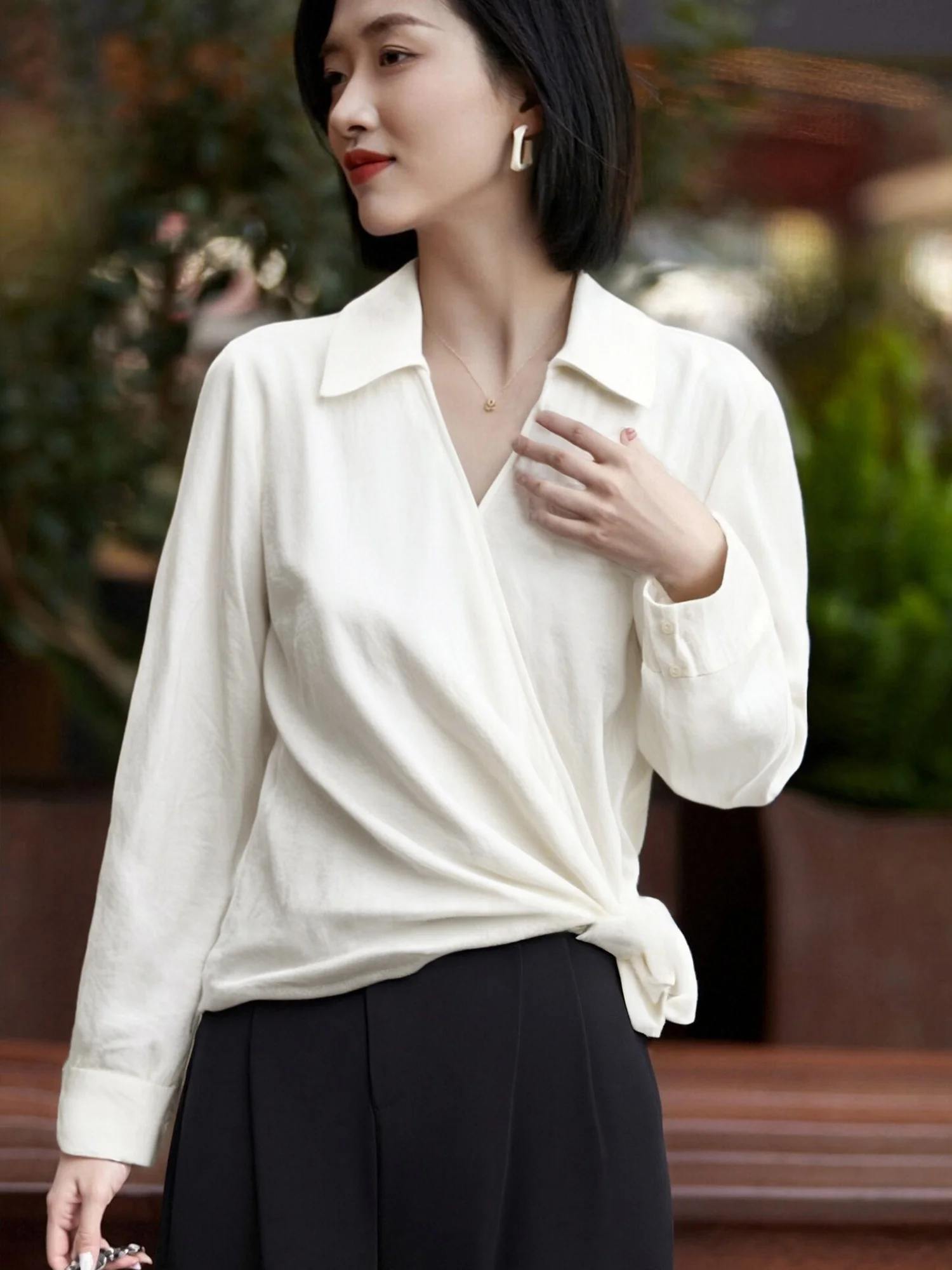 

Женская белая куртка Chivirin с уникальным дизайном, подчеркивающим талию, из осенней коллекции, свободного кроя, с длинными рукавами, из дышащего хлопка