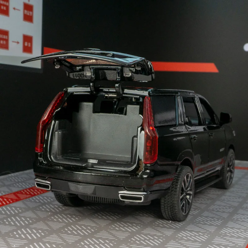 1:32 Cadillac Escalade aleación SUV vehículo todoterreno modelo puertas de coche y capó del motor, el maletero se puede abrir mano de obra fina
