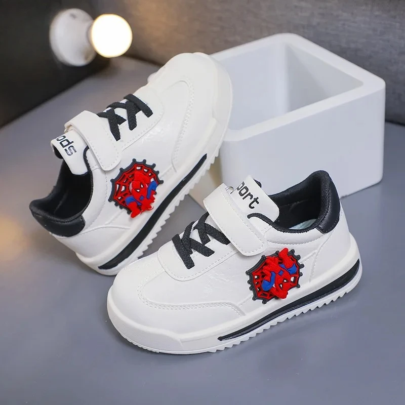 ديزني سبايدرمان 2025 أطفال أحذية رياضية من الجلد الأطفال ربيع الخريف في الهواء الطلق موضة مريحة تنفس احذية الجري غير رسمية