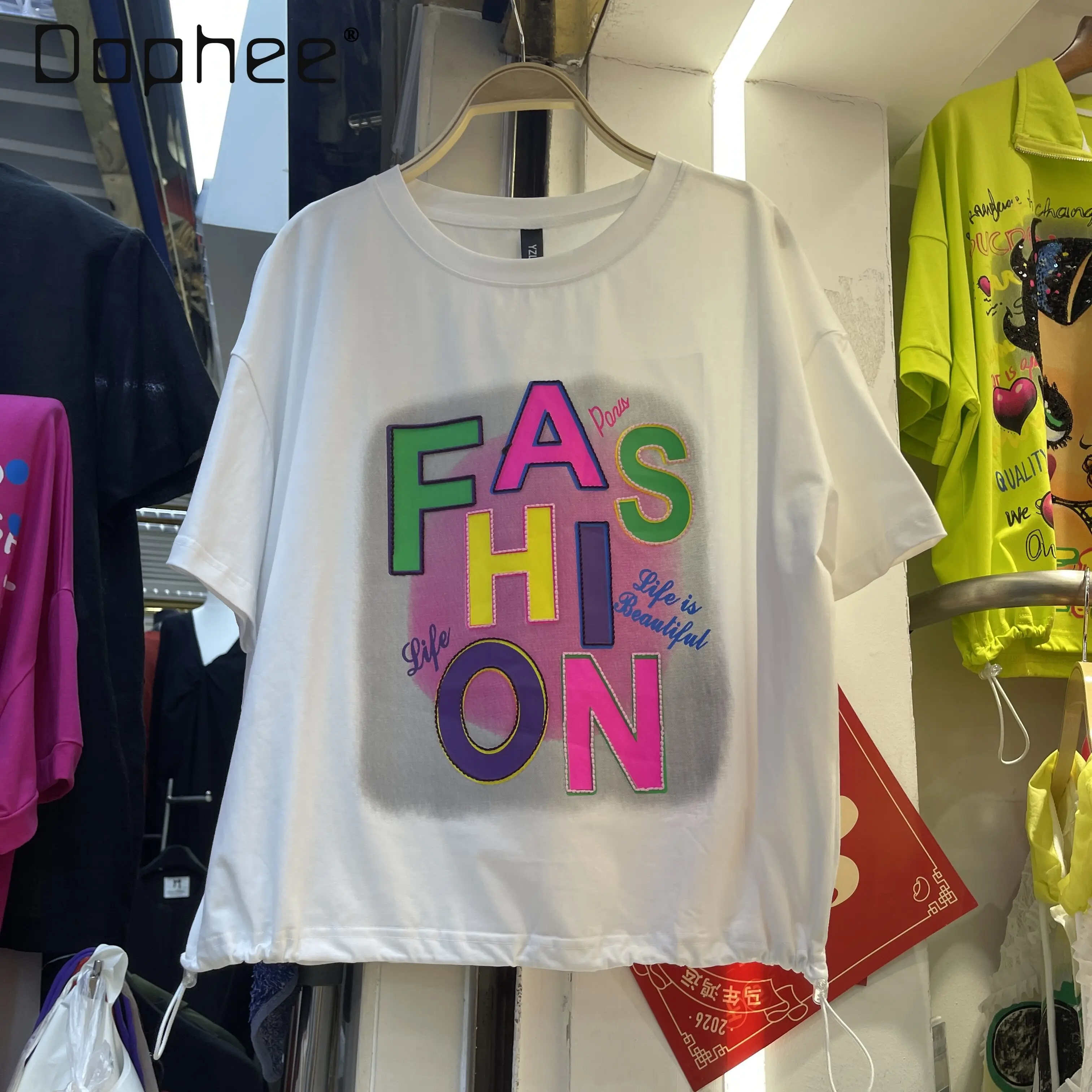 

Летняя новинка: модная футболка с круглым вырезом и коротким рукавом, с буквенным принтом, свободного кроя, стройнящая и омолаживающая, повседневный универсальный топ