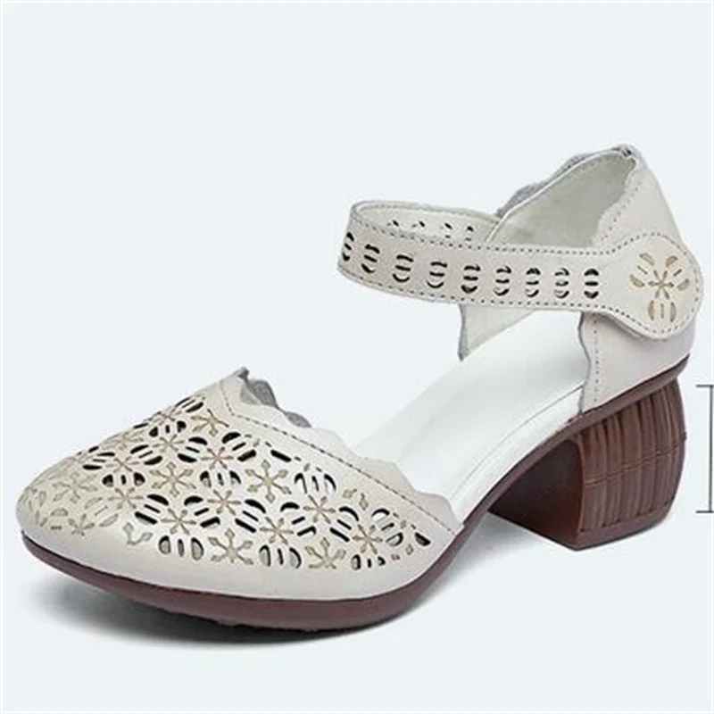 2024 New Summer Round Toe Genuine Leather Hole Hole Sandals for Women Fashion Sandals Thick Heel Banquet Sandals Trendy Sandals