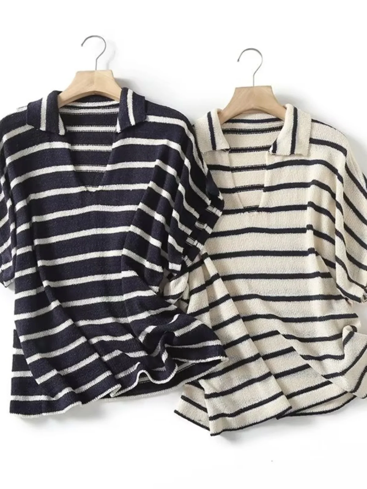 

Women's Loose V-Neck Stripe Batwing Sleeve Knitwear Summer Thin Casual Top Comfortable Woolen Long Sleeve T-Shirt