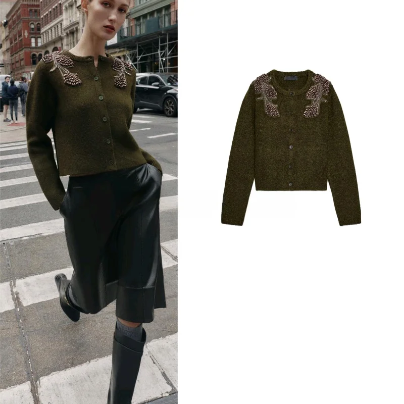 

Spring New Arrival Women's Lazy Style Knitted Jacket Single Row Multi-Buckled Long Sleeve round Neck Beaded Decorated Outerwear