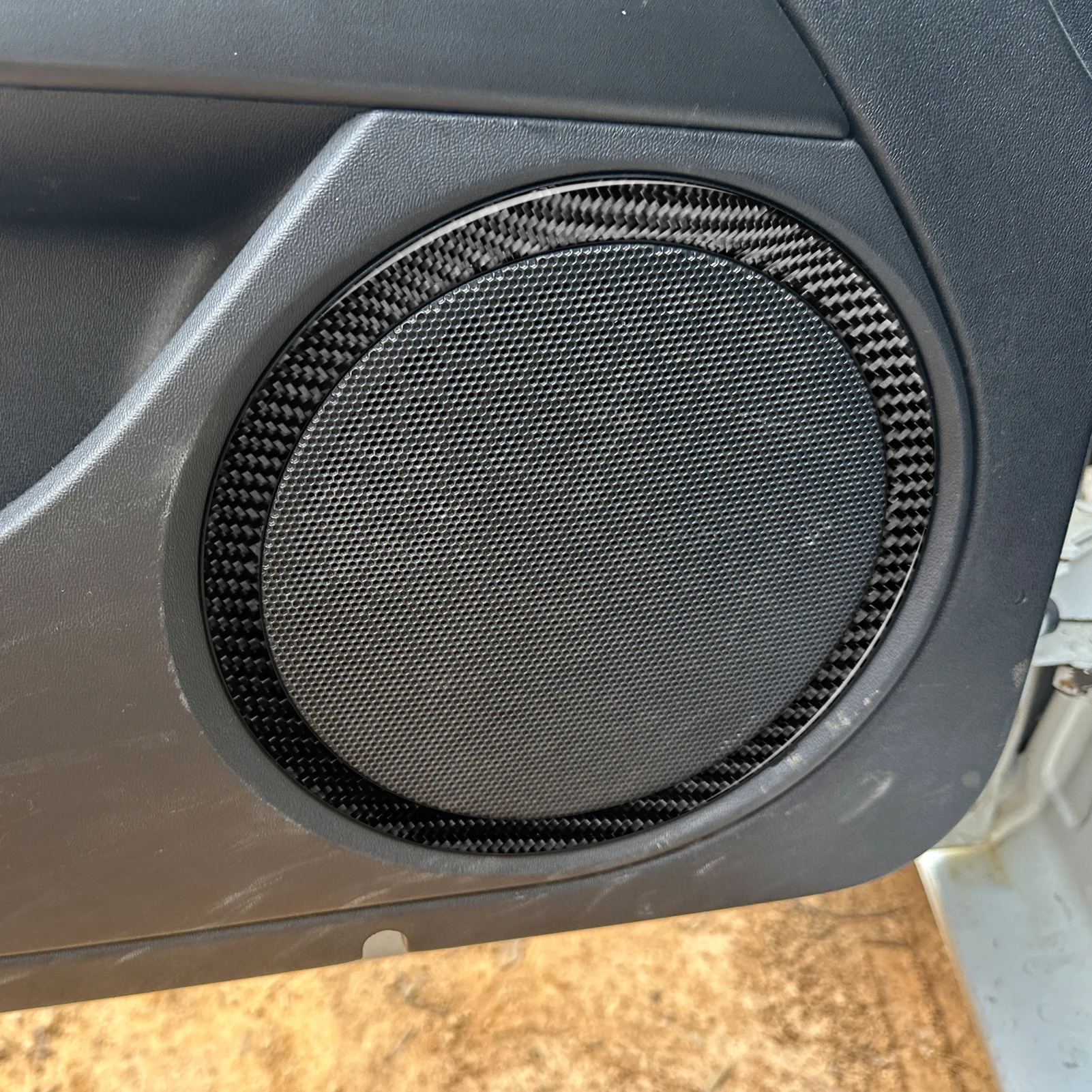 Real Carbon Fiber Car Accessories Door Speaker Ring Soft Cover Sticker For SEAT Leon MK2 2005 2006 2007 2008 2009 2010 2011 12
