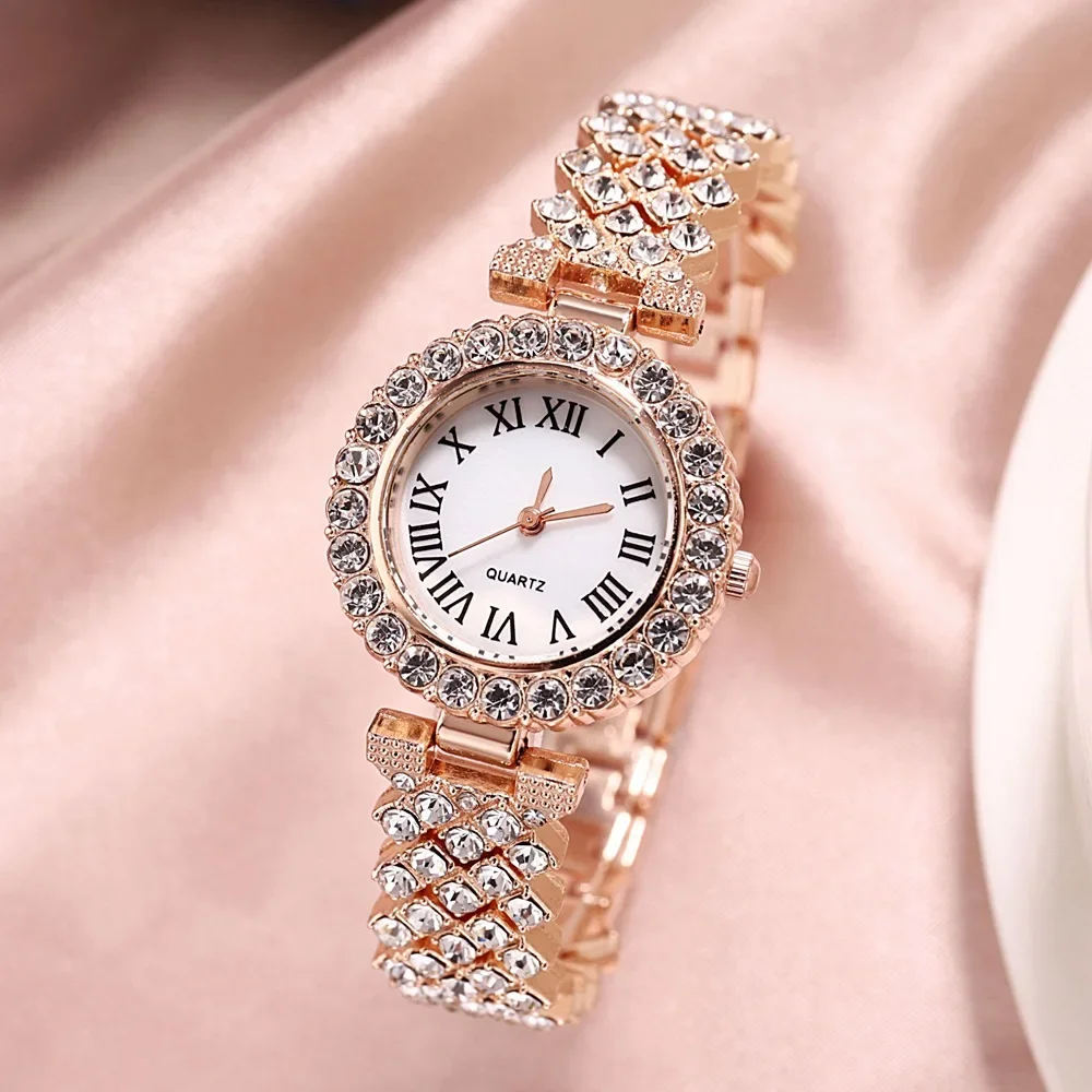 Luxury Quartz Women Watch Roman Dial Lucky Flower Bracelet Steel Belt Steel Belt Rhinestone Wrist Watch Fashion Watch for Women