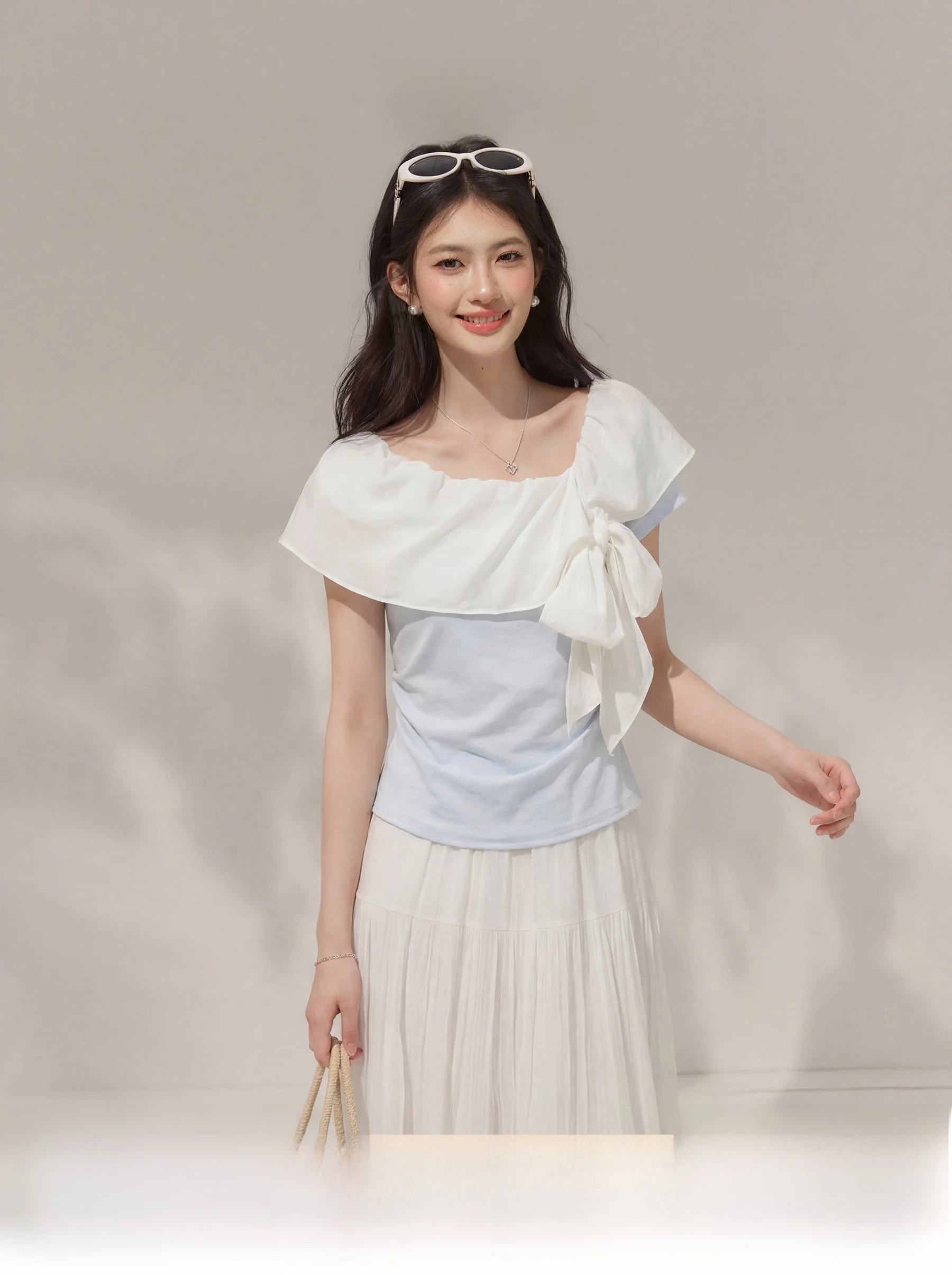 Camiseta de Verano Casual de Manga Corta con un Hombro Descubierto para Mujer, Azul, con Nudo, Sabor a Queso Salado de Wang Wei