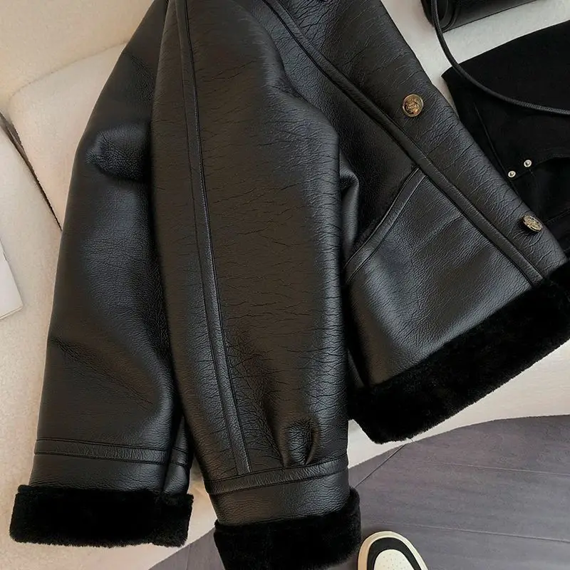 Zimowa Nowa Kurtka Jednoczęściowa ze Sztucznego Futra, Krótki Płaszcz Damski ze Sztucznej Skóry PU, Pluszowa, Gruba, Ciepła Parka, Modna Luźna Odzież Rowerowa