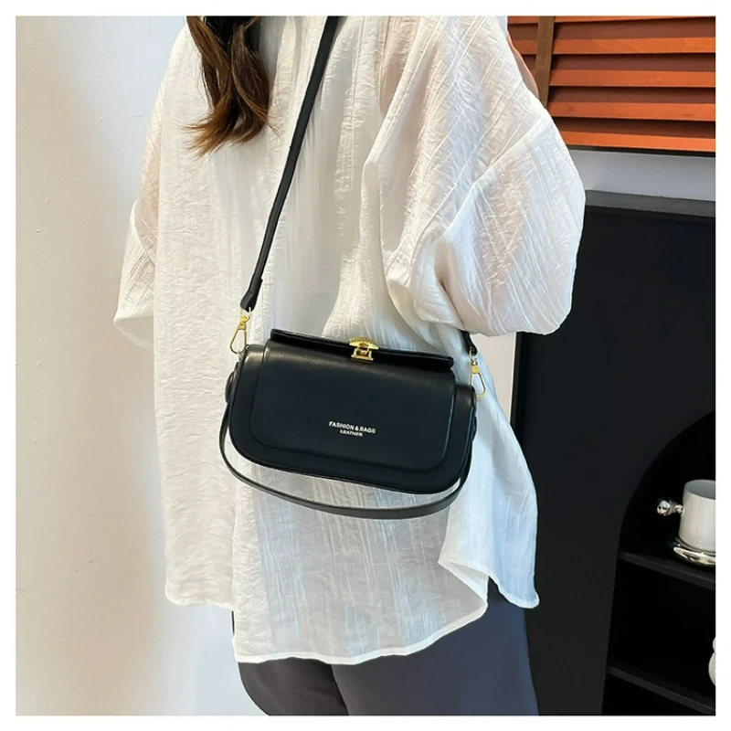 

2026 Women's Luxury Retro Color Block Box Bag Niche Mini Square Bag Stylish Shoulder Crossbody Bag for DailyCommuteVersatile Use