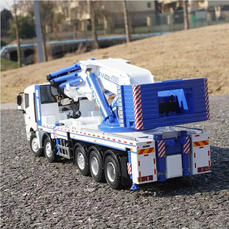 Diecast 1:35 Scale XCMG SQZ4500 Folding Arm Heavy Crane Mechanical Alloy Car Model Collection Souvenir Display Ornaments Gift