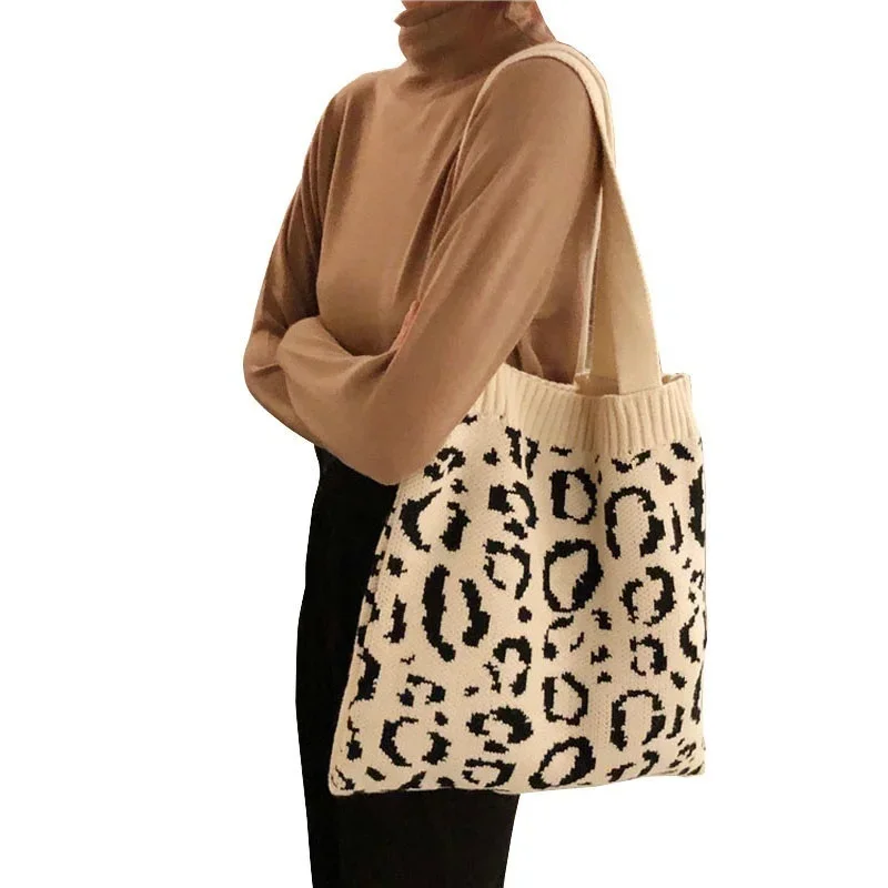 

The New Korean INS Knitted Woolen Bag Fashion Leopard Pattern Shoulder Bag Popular Trend Retro Tote Bag