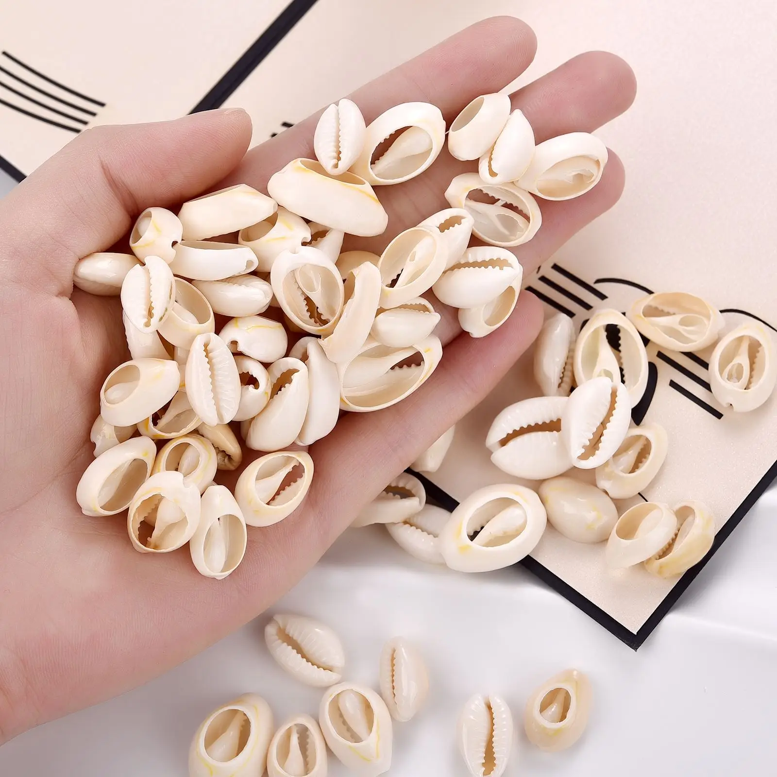 20/50Pcs White Sea Shell Beads Cowrie Cowry Charm Beads Sea Shells Earrings Bracelet Necklace For Jewelry Making Findings Women