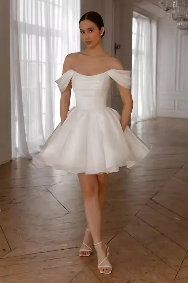 Flattering Puffy Skirt Short Wedding Dress Sexy Off-The-Shoulder Pleats A-Line Mini Bridal Gown for Garden Beach Wedding