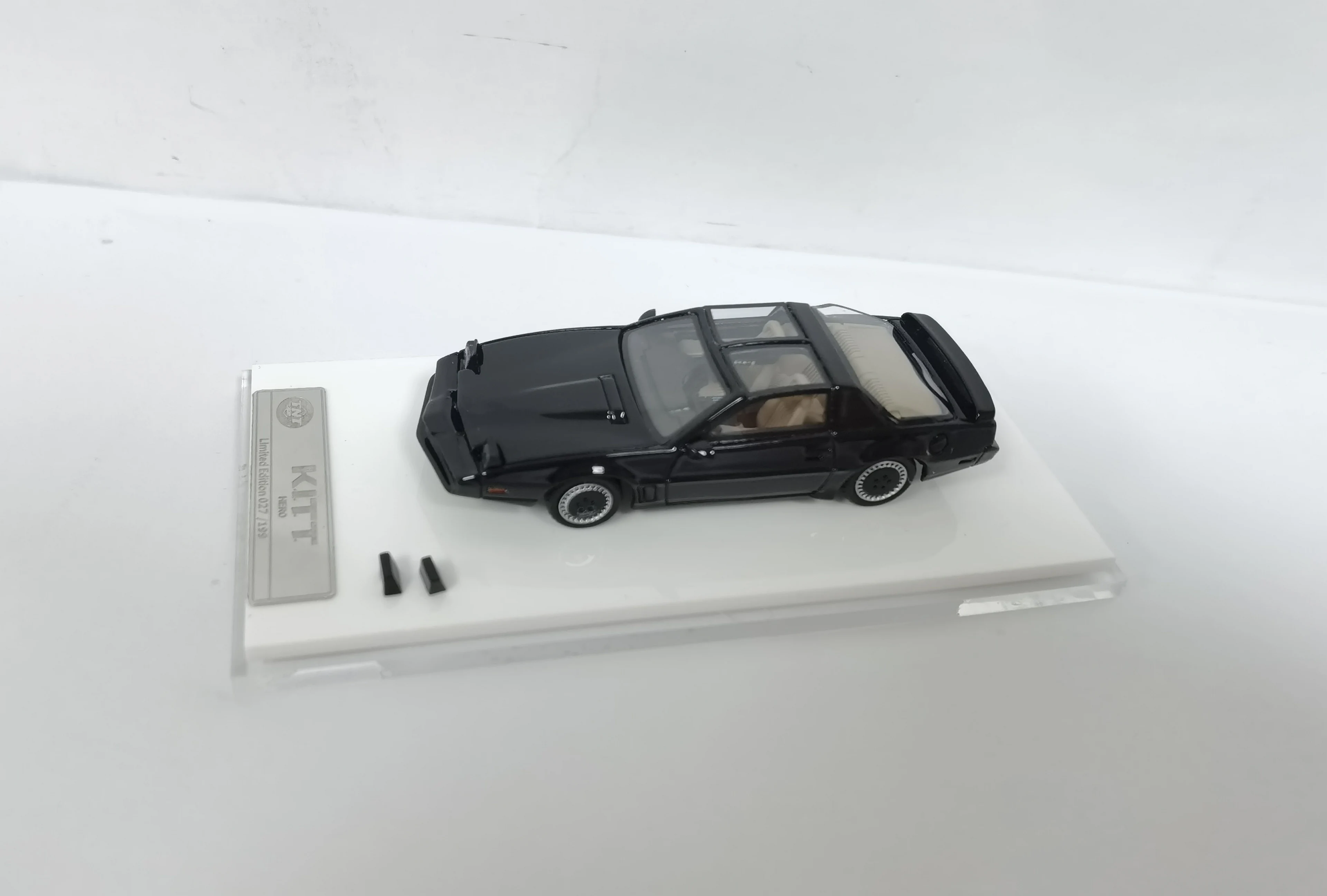 TNT Model 1/64 High Quality Knight Rider KITT & KARR Resin Model For Collection