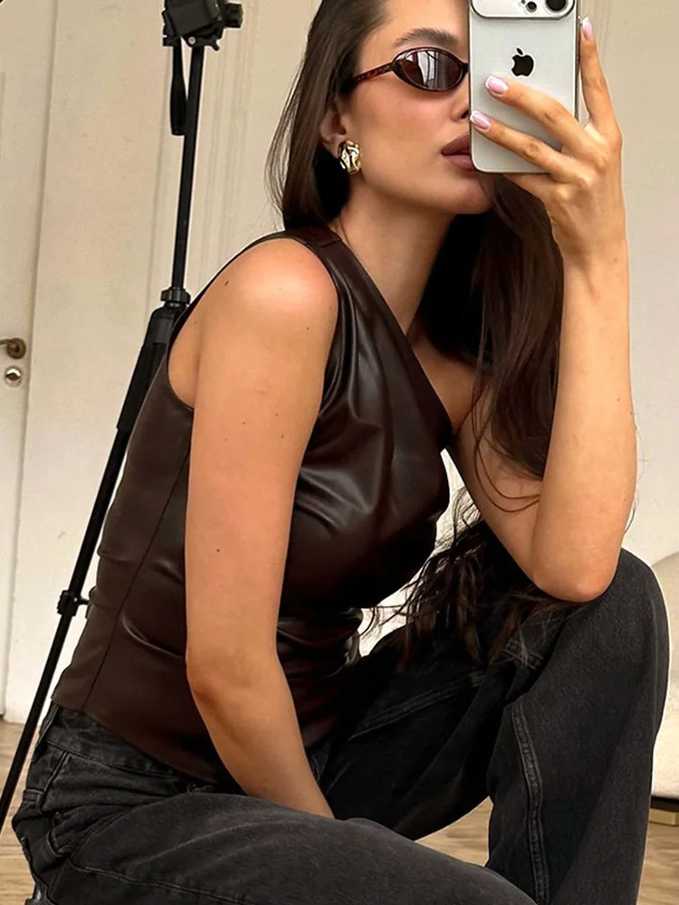 Reine Farbe, schlanke, ärmellose One-Shoulder-Jacke mit schrägem Kragen und Reißverschluss für Damen, Herbst/Winter 2022, Modenschau, dünn