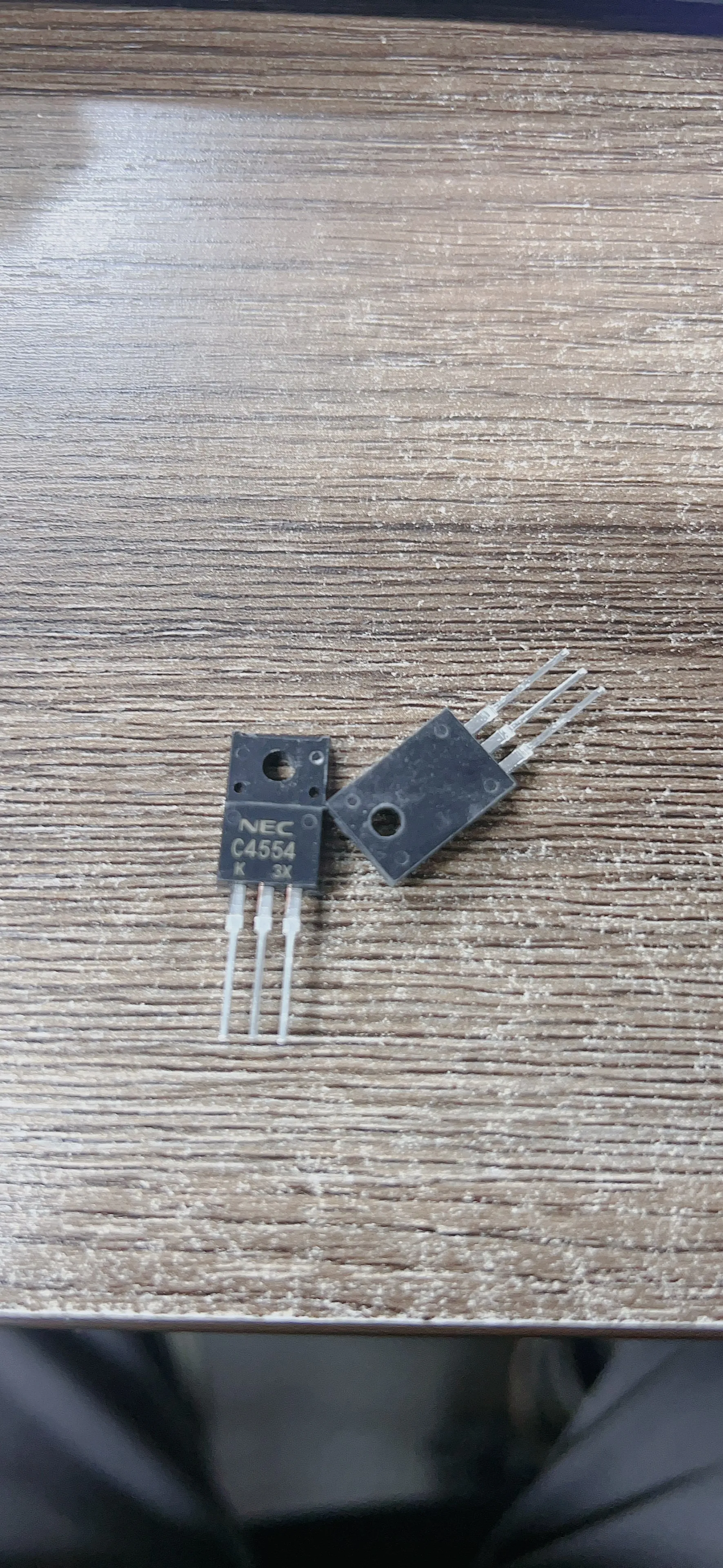 2SC4554 C4554 TO-220F NPN Güç Transistörü: Detaylı Değerlendirme ve Kullanım Rehberi
