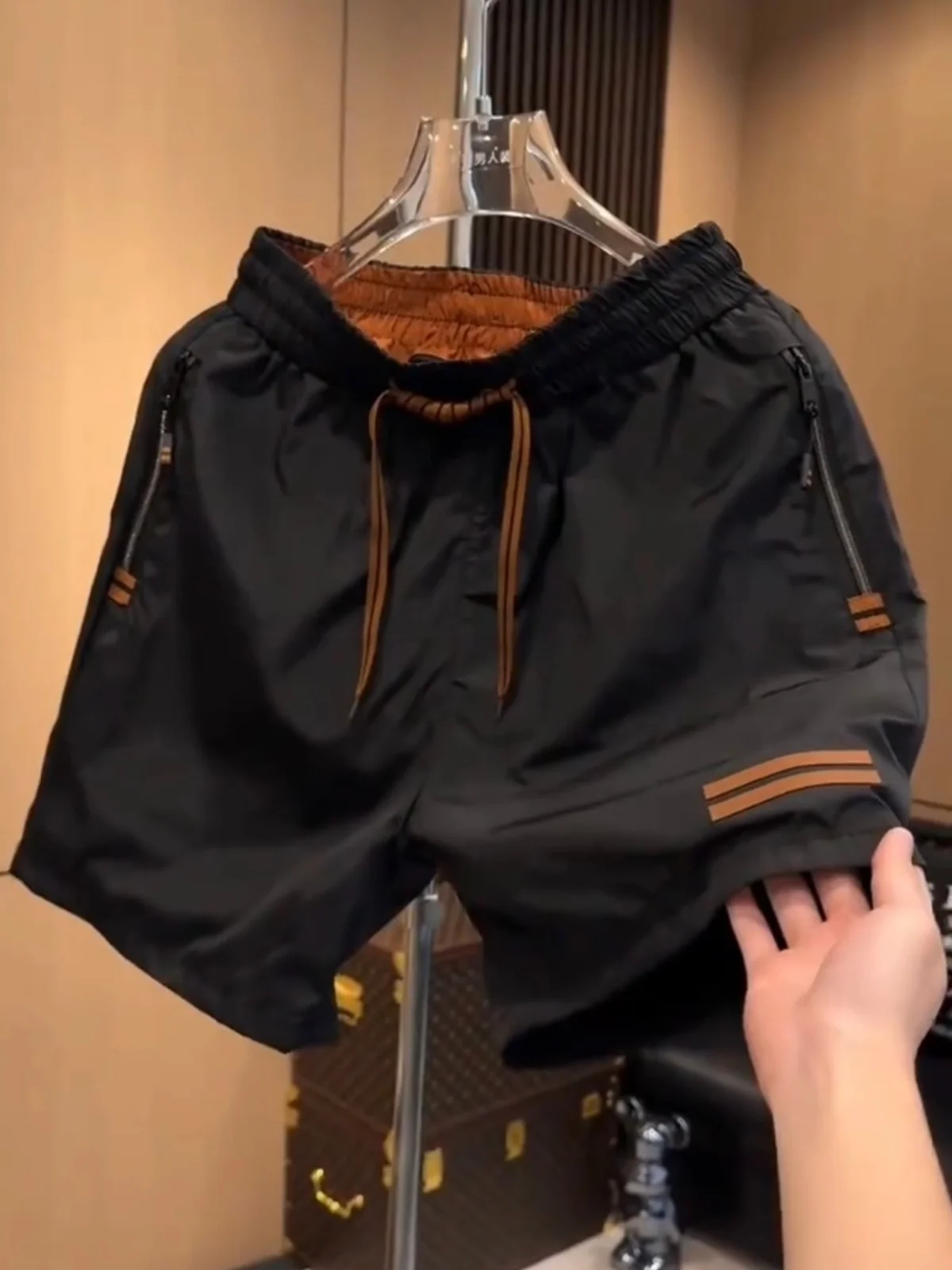 

Summer Casual Outdoor Men's Zipper Ice Silk Quick Dry Lightweight Breathable Loose Fit Five Inch Shorts Polyester Fiber