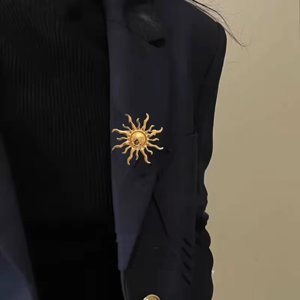 Vintage Sun Shape for Women Men Gold Plated Silver Color Sunflower Lapel Pins Coat Badge Accessories Jewelry