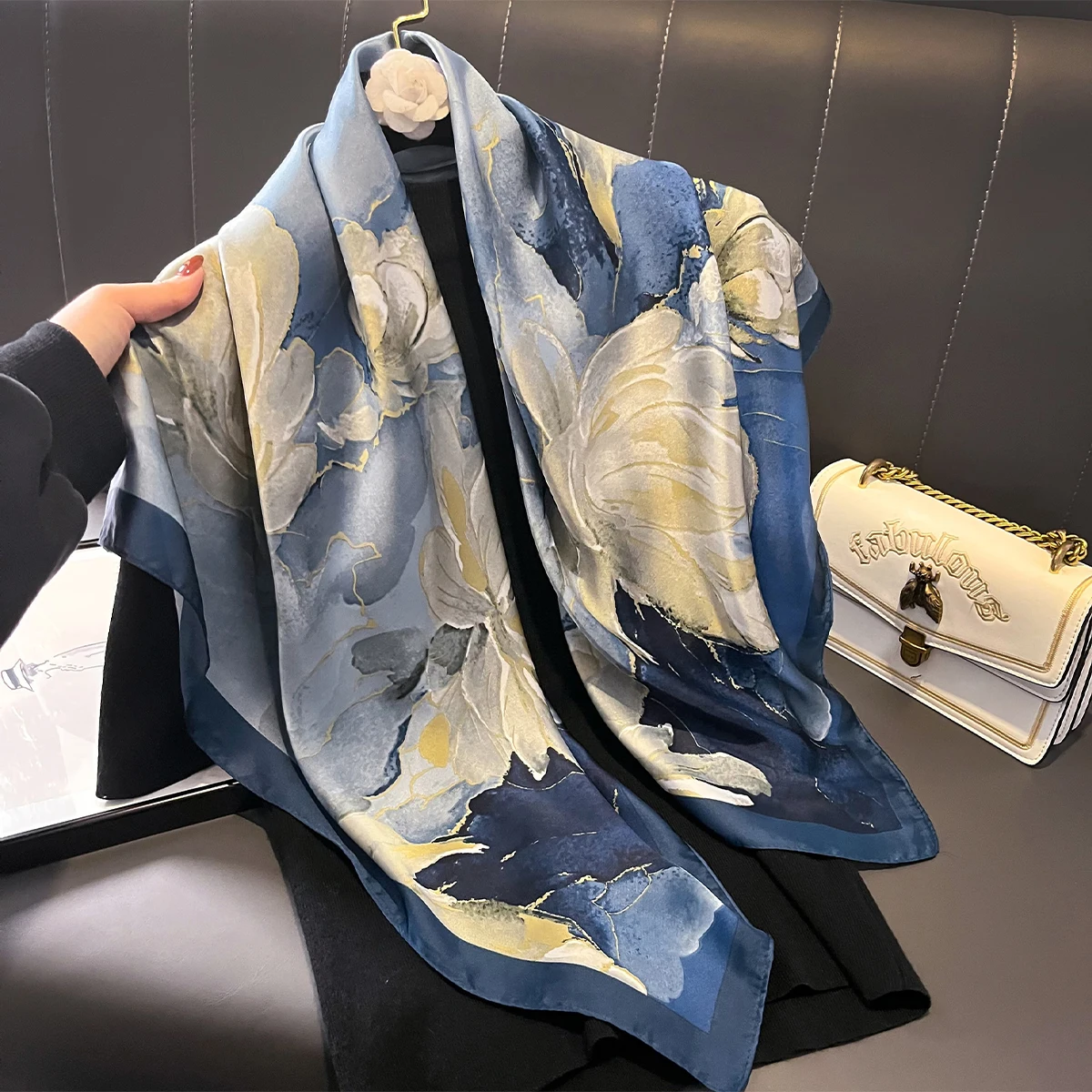 Mais recente design impressão lenços de cabeça feminino quatro estações foulard cetim quadrado para senhoras xales 90*90 lenço de seda muçulmano hijab