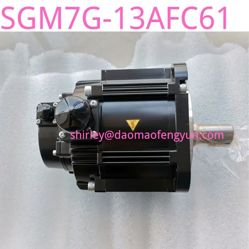 

Used Original SGM7G-13AFC61 7 Series 1.3 kW Servo Motor with Encoder UTTSH-B24RH Motor