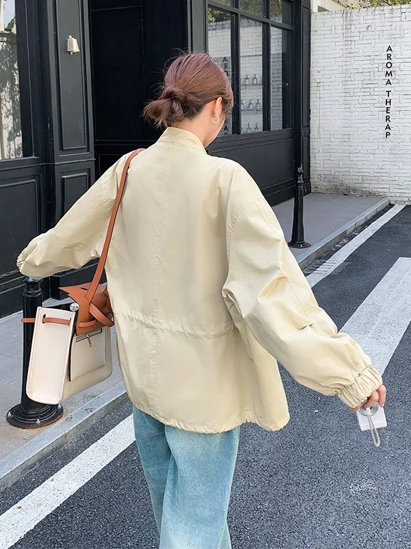 Kurtka khaki ort Coat Jaet damska, wczesna wiosna/jesień 2025, nowa, mały rozmiar, casualowa, uniwersalna, luźna, do pracy, z kołnierzykiem stójką, dopasowany krój.