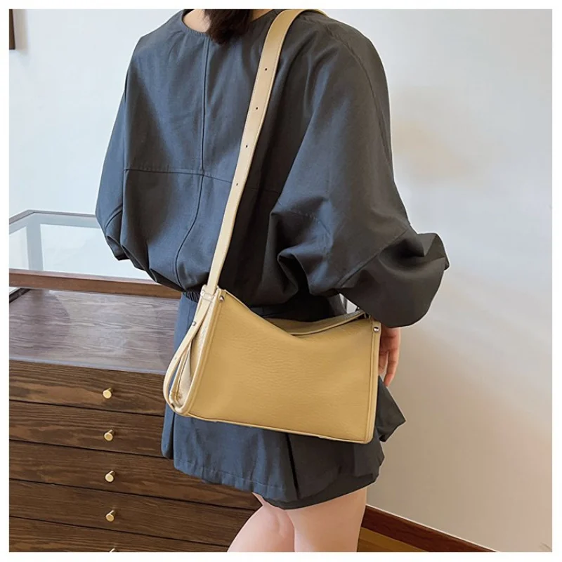 

Luxury Women's Tote Bag With Leather Trim, Classic Crossbody Shoulder Handbag By Elegant Fashion Brand